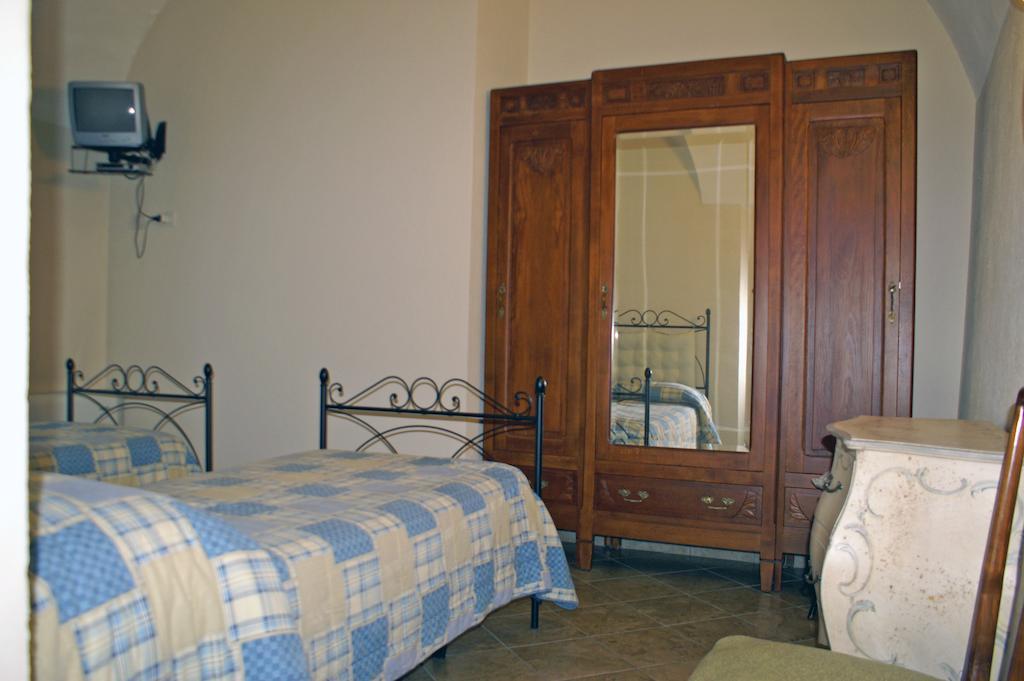 Hotel Porta Santa Maria Busca Buitenkant foto